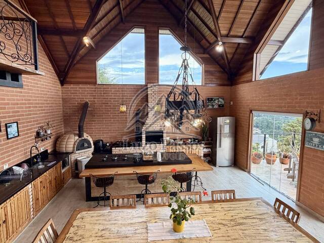 #19 - Casa para Venda em Campos do Jordão - SP - 2